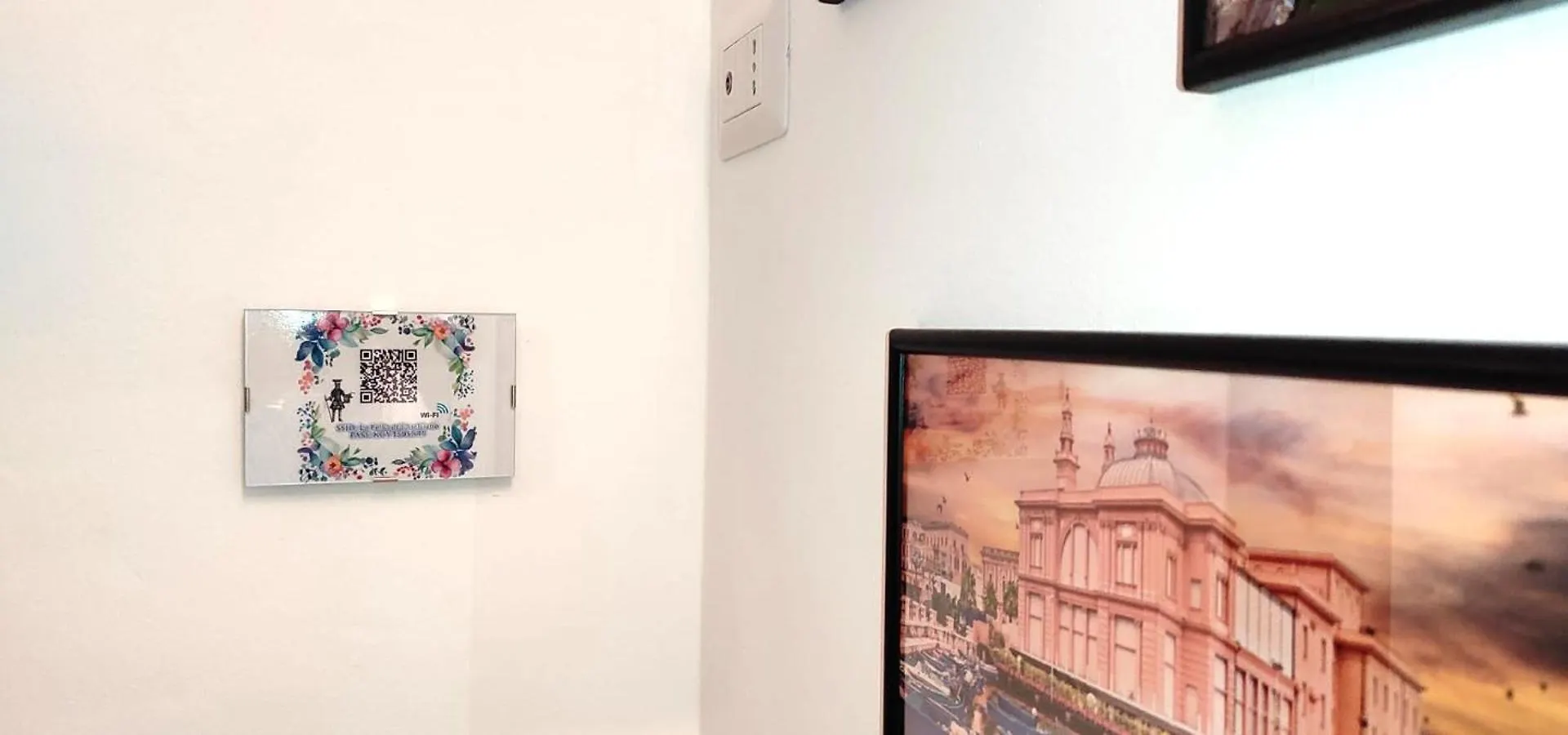 La Follia Dell'Architetto Villa Bari 0*,  Italy
