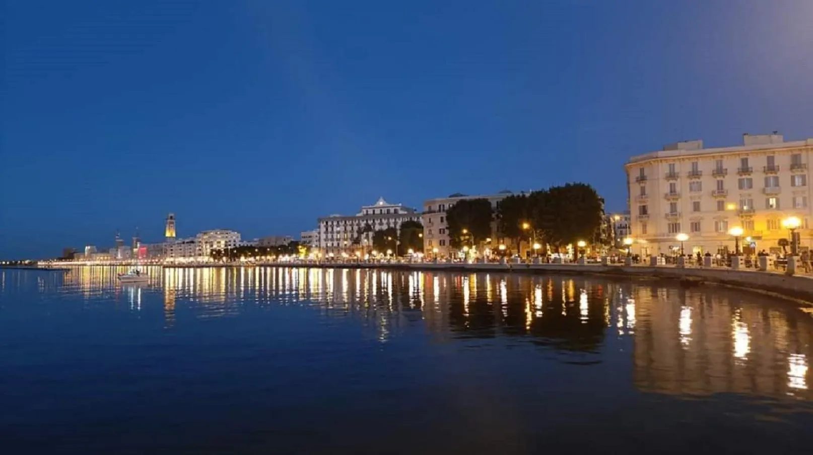 La Follia Dell'Architetto Villa Bari
